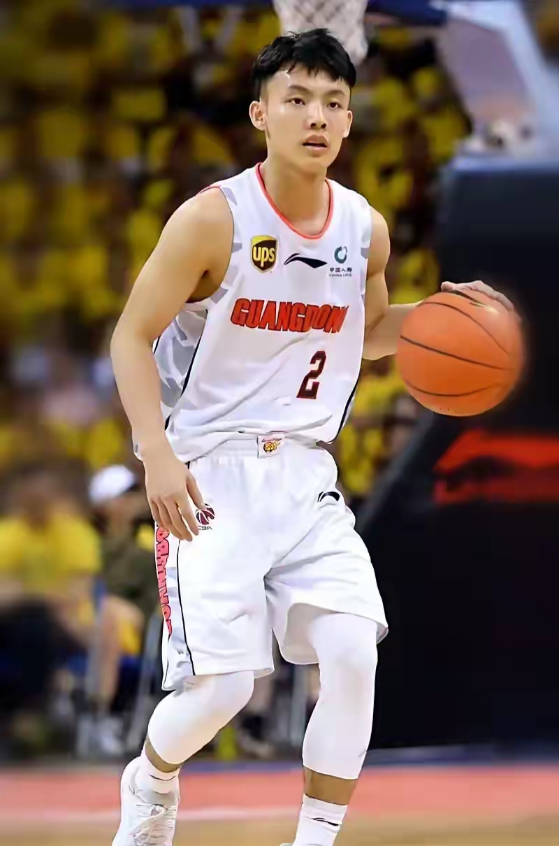 加时末段突围战来临,广东宏远围绕全明星赛战术微调,目标明确,更衣室氛围转暖的简单介绍 加时末段突围战来临,广东宏远围绕全明星赛战术微调,目标明确,更衣室氛围转暖的简单介绍